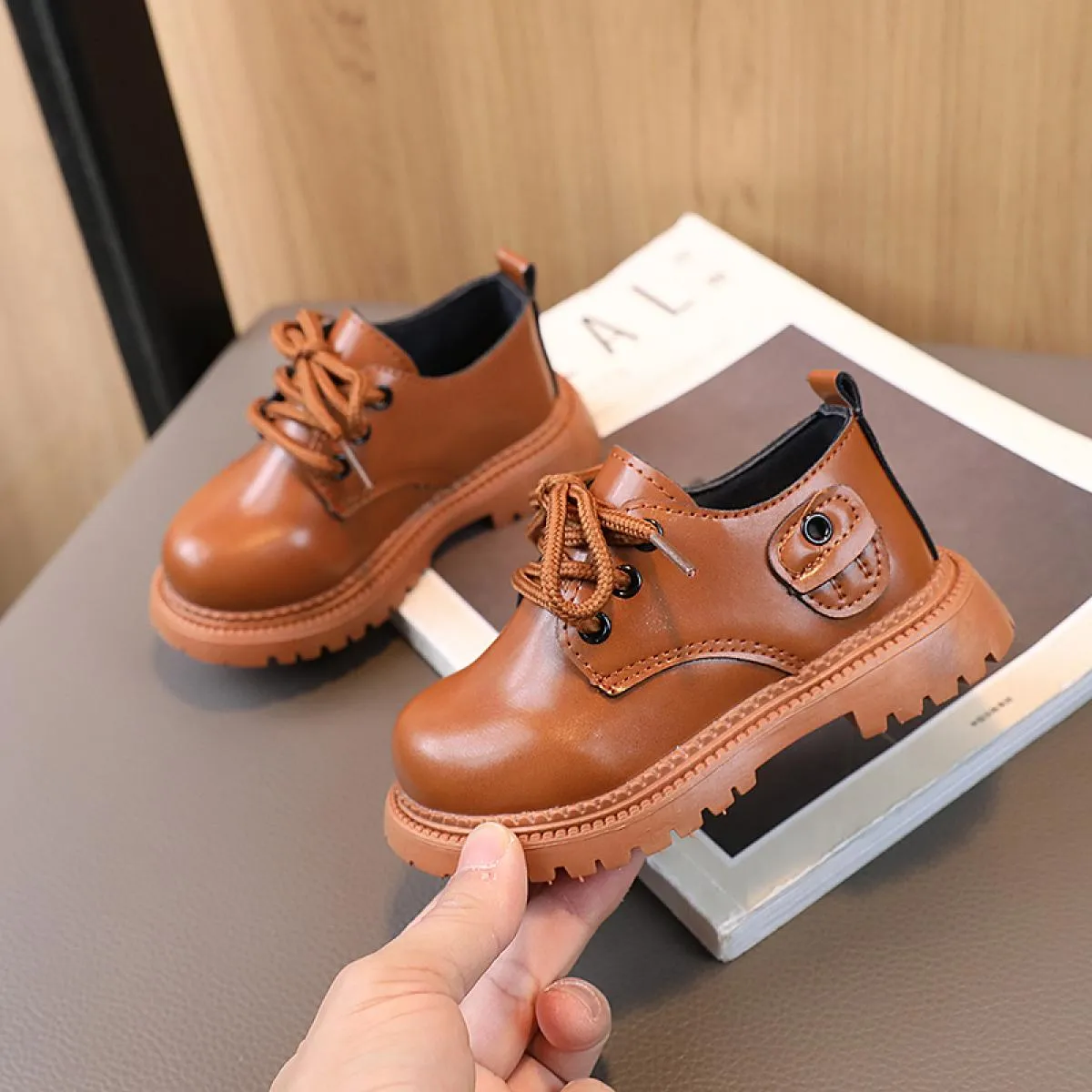 Scarpe in pelle da gentiluomo per ragazzini Scarpe eleganti per neonato in stile inglese per il tempo libero Nuove scarpe firmat