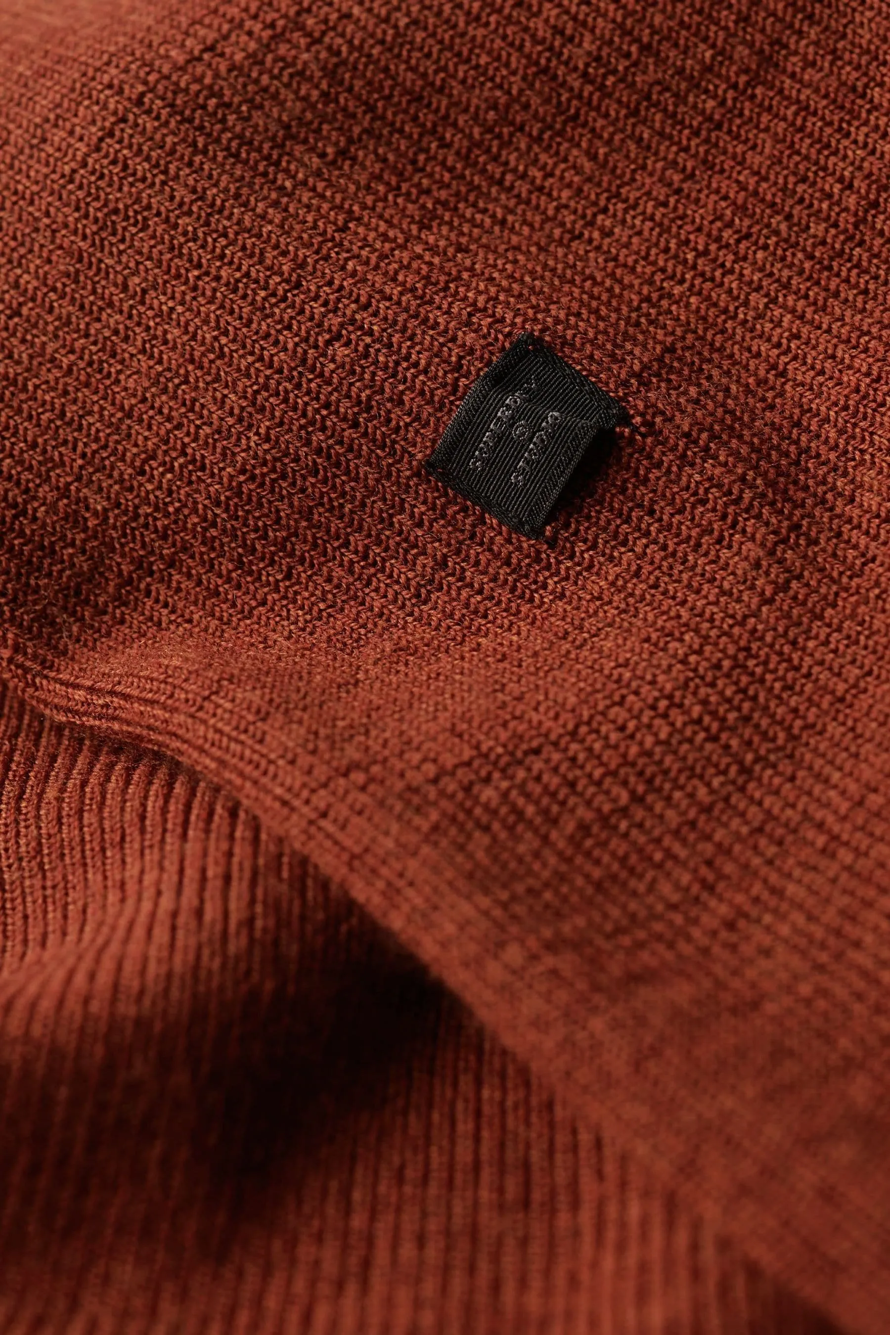 Superdry - Maglia in lana merino con zip corta    
