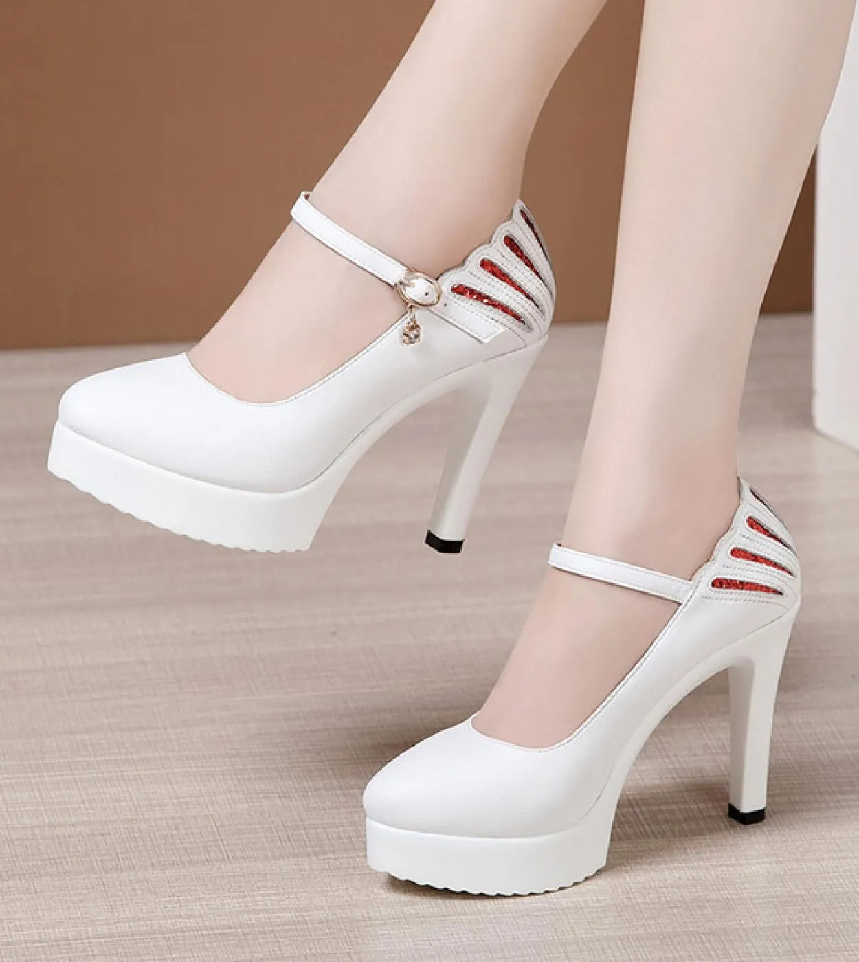 Taglie forti 32 43 Scarpe da sposa rosse bianche Donna Estate Autunno 2022 Scarpe con plateau Tacchi alti Décolleté Modello da d
