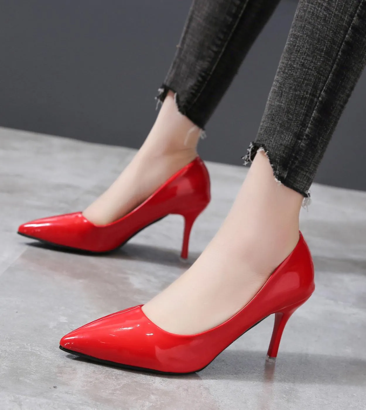 Taglie più grandi 44 Tacchi alti Scarpe eleganti da donna Décolleté in pelle verniciata Scarpe da barca con punta a punta Tacchi
