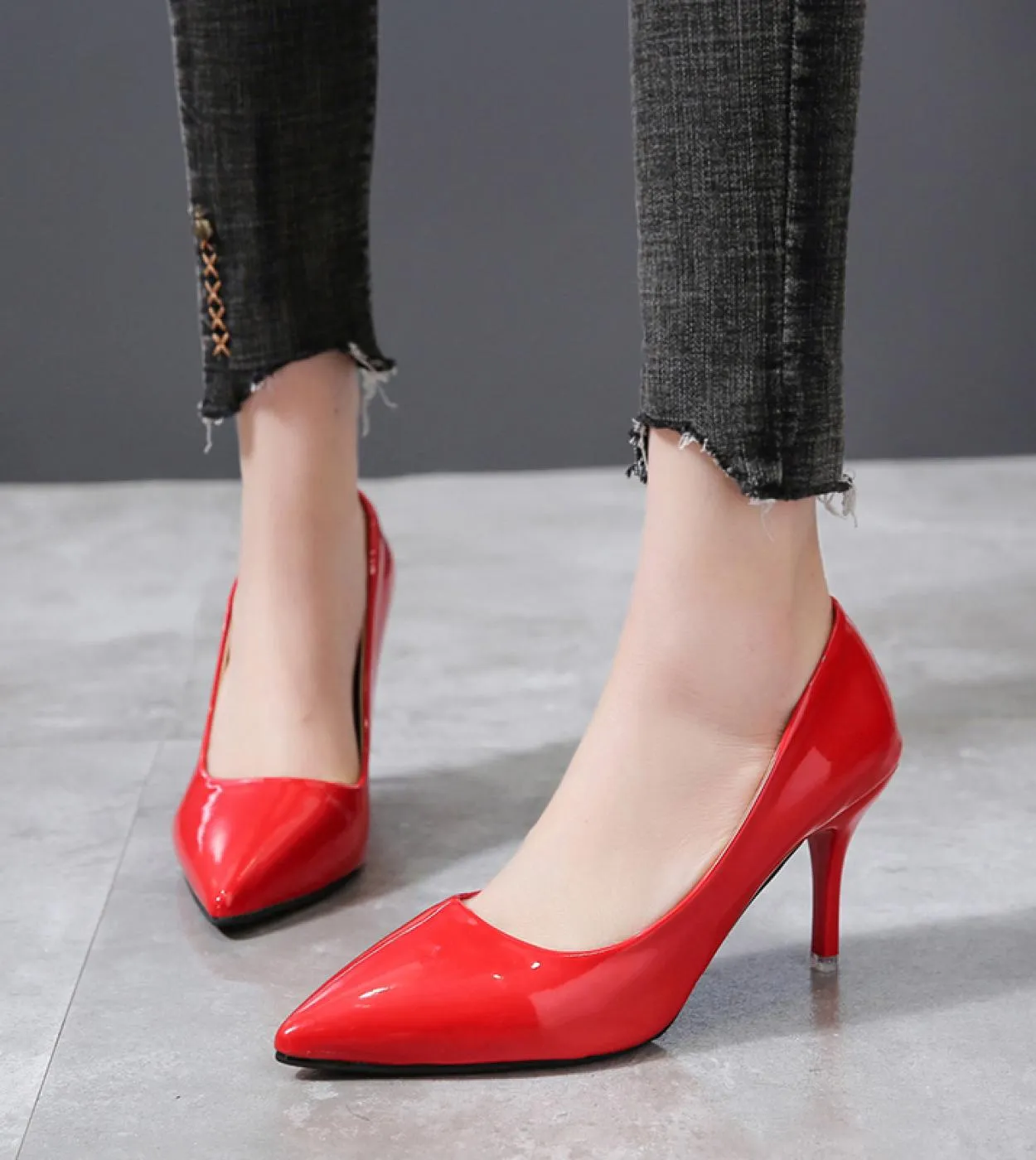 Taglie più grandi 44 Tacchi alti Scarpe eleganti da donna Décolleté in pelle verniciata Scarpe da barca con punta a punta Tacchi