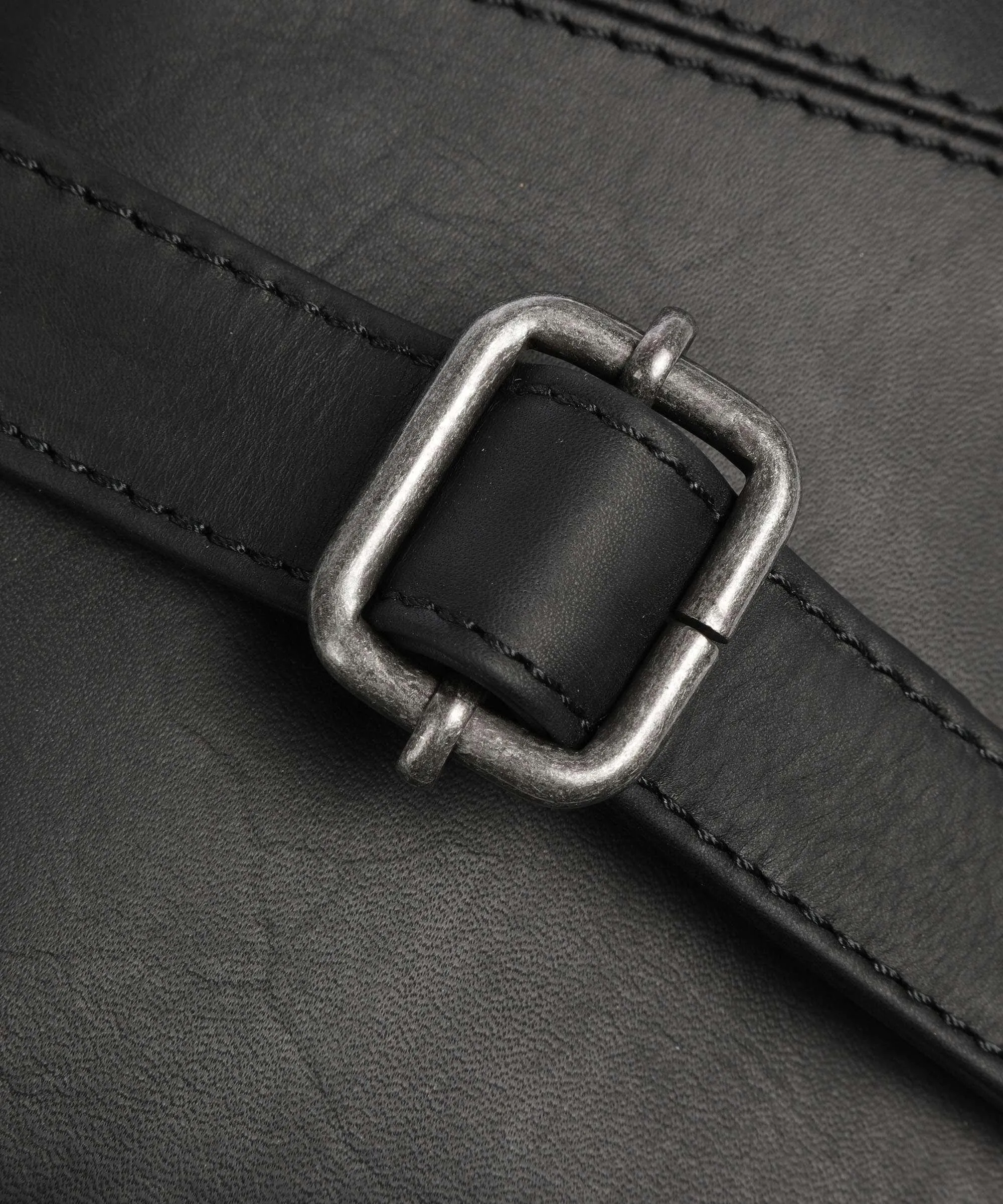  The Chesterfield Brand Cow Wax Pull Up Henderson Borsa a tracolla pelle a grana fine nero  