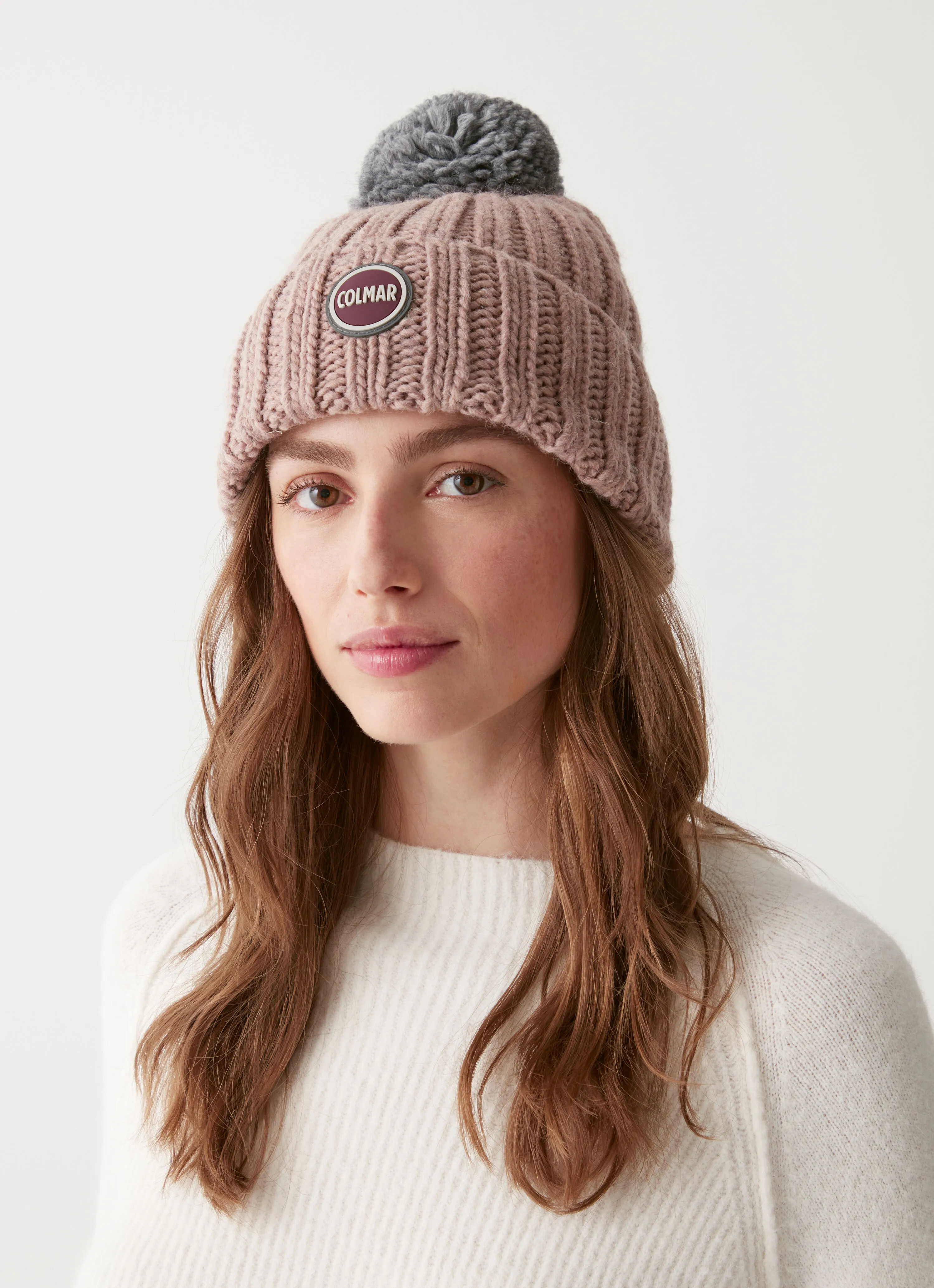 Unisex cap with maxi pompon